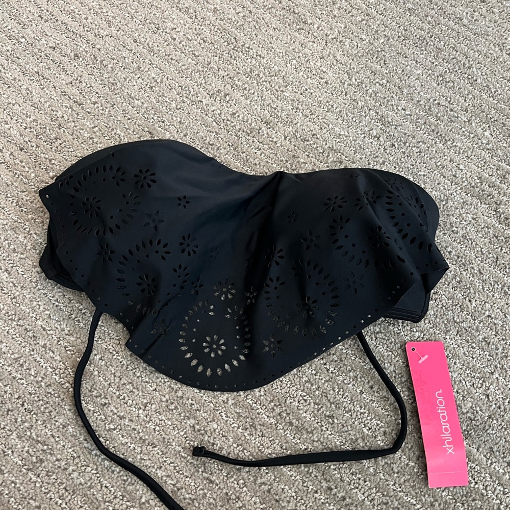 Black swimsuit bikini top